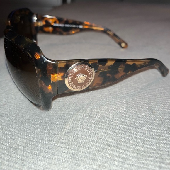 Versace sunglasses - Picture 4 of 5